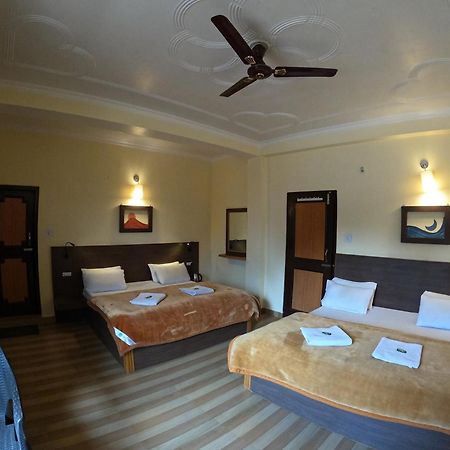 The Royal Orchard Kasol Hotel Екстериор снимка
