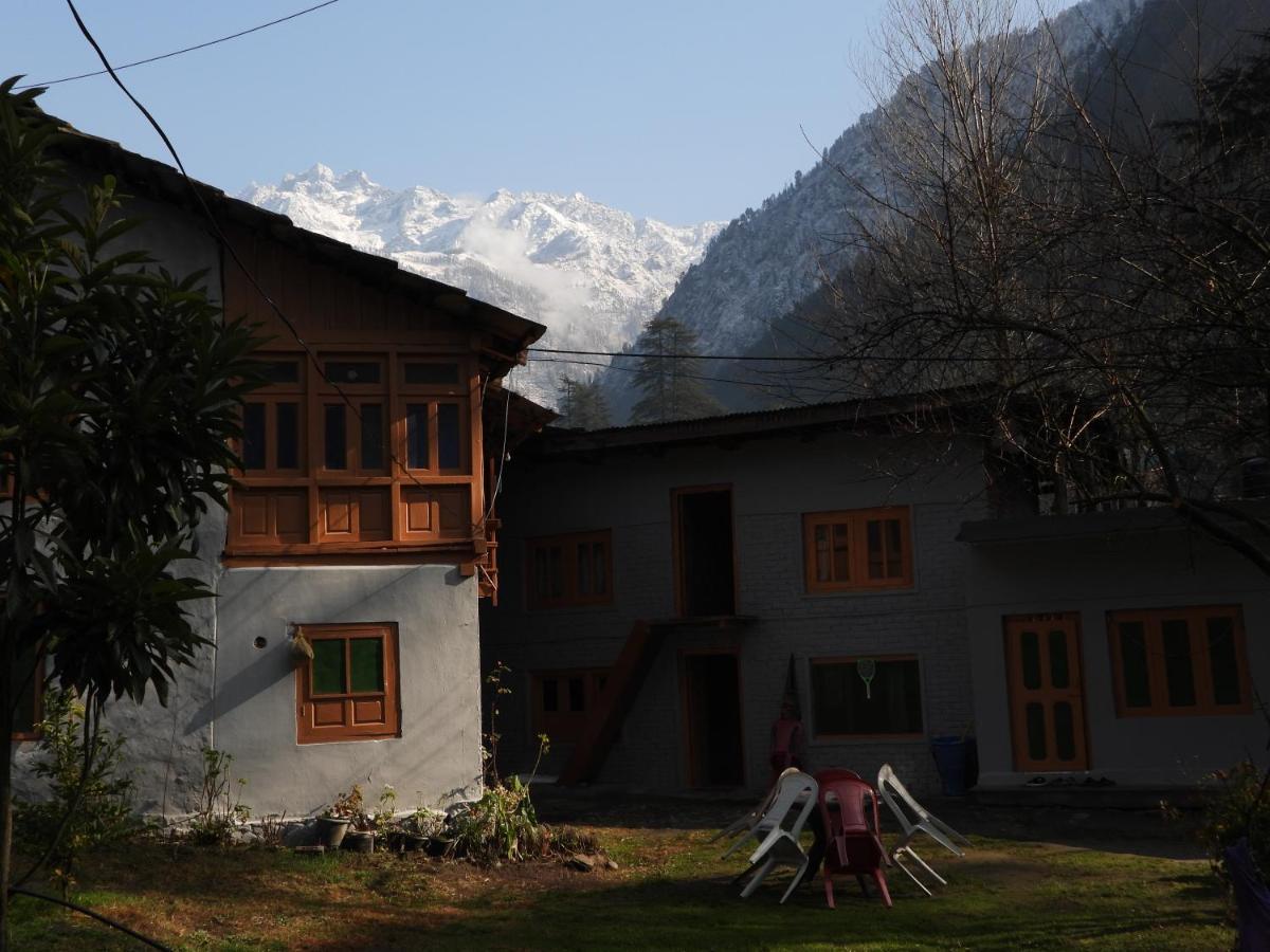 The Royal Orchard Kasol Hotel Екстериор снимка