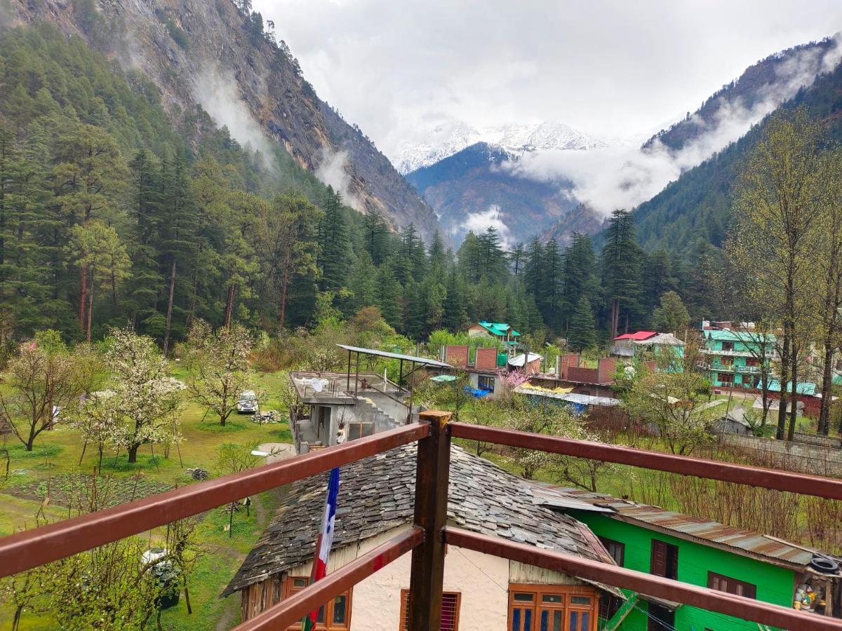The Royal Orchard Kasol Hotel Екстериор снимка