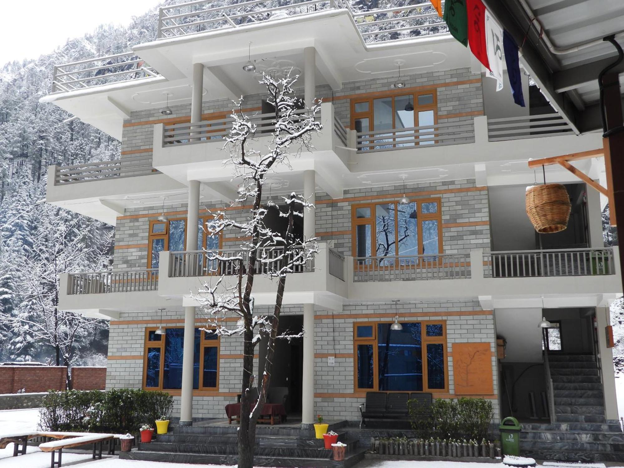 The Royal Orchard Kasol Hotel Екстериор снимка