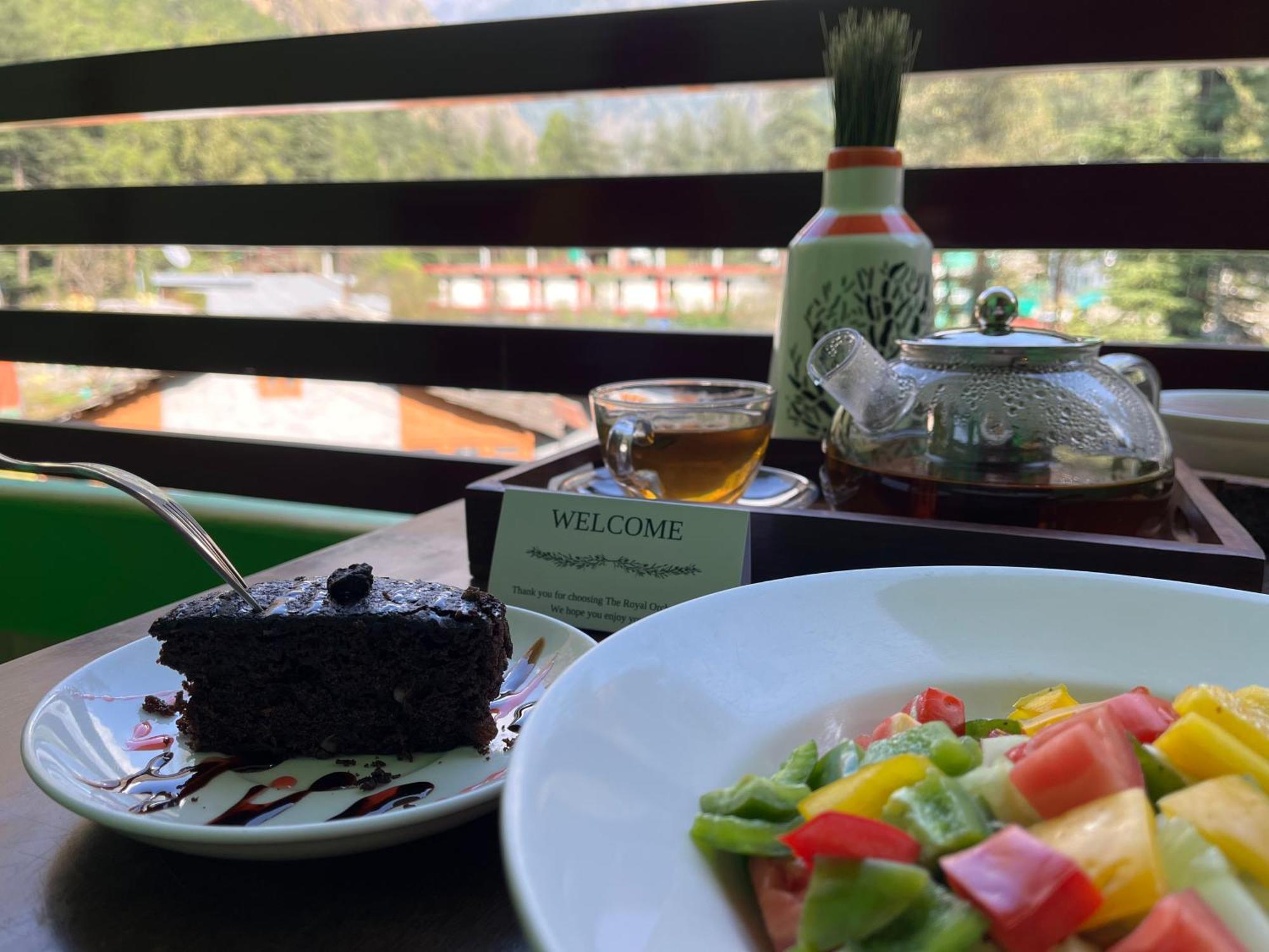 The Royal Orchard Kasol Hotel Екстериор снимка