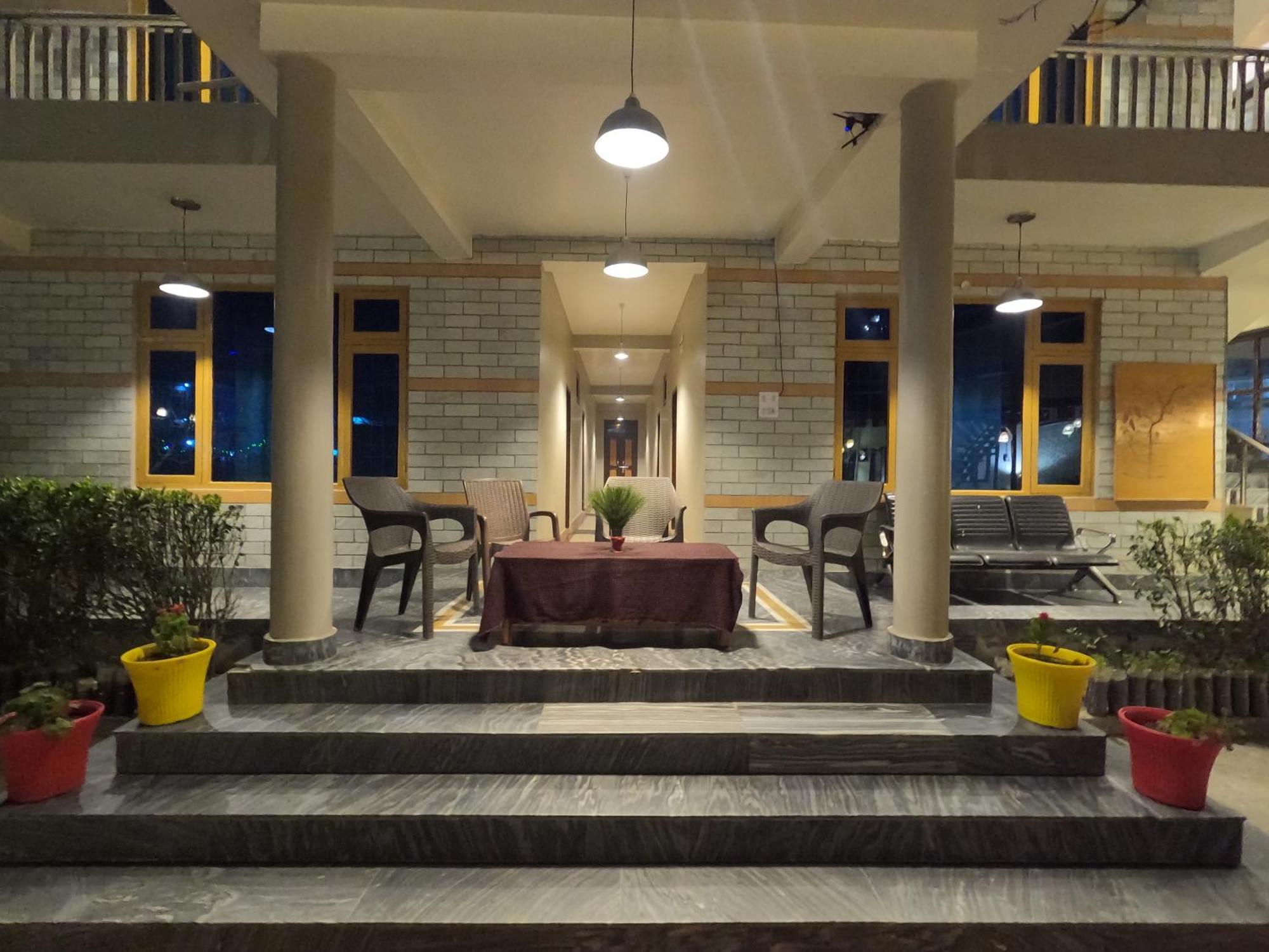 The Royal Orchard Kasol Hotel Екстериор снимка