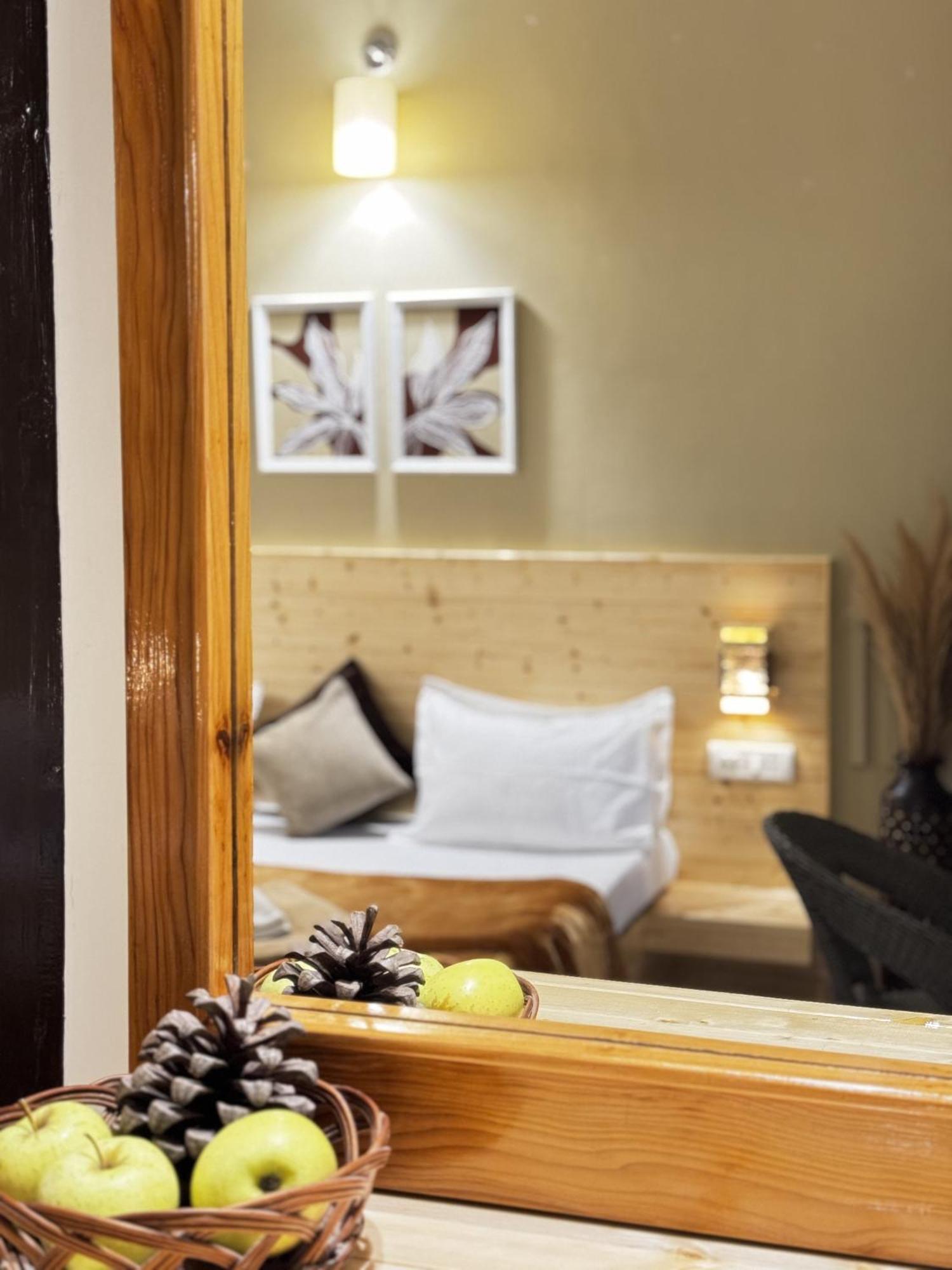 The Royal Orchard Kasol Hotel Екстериор снимка