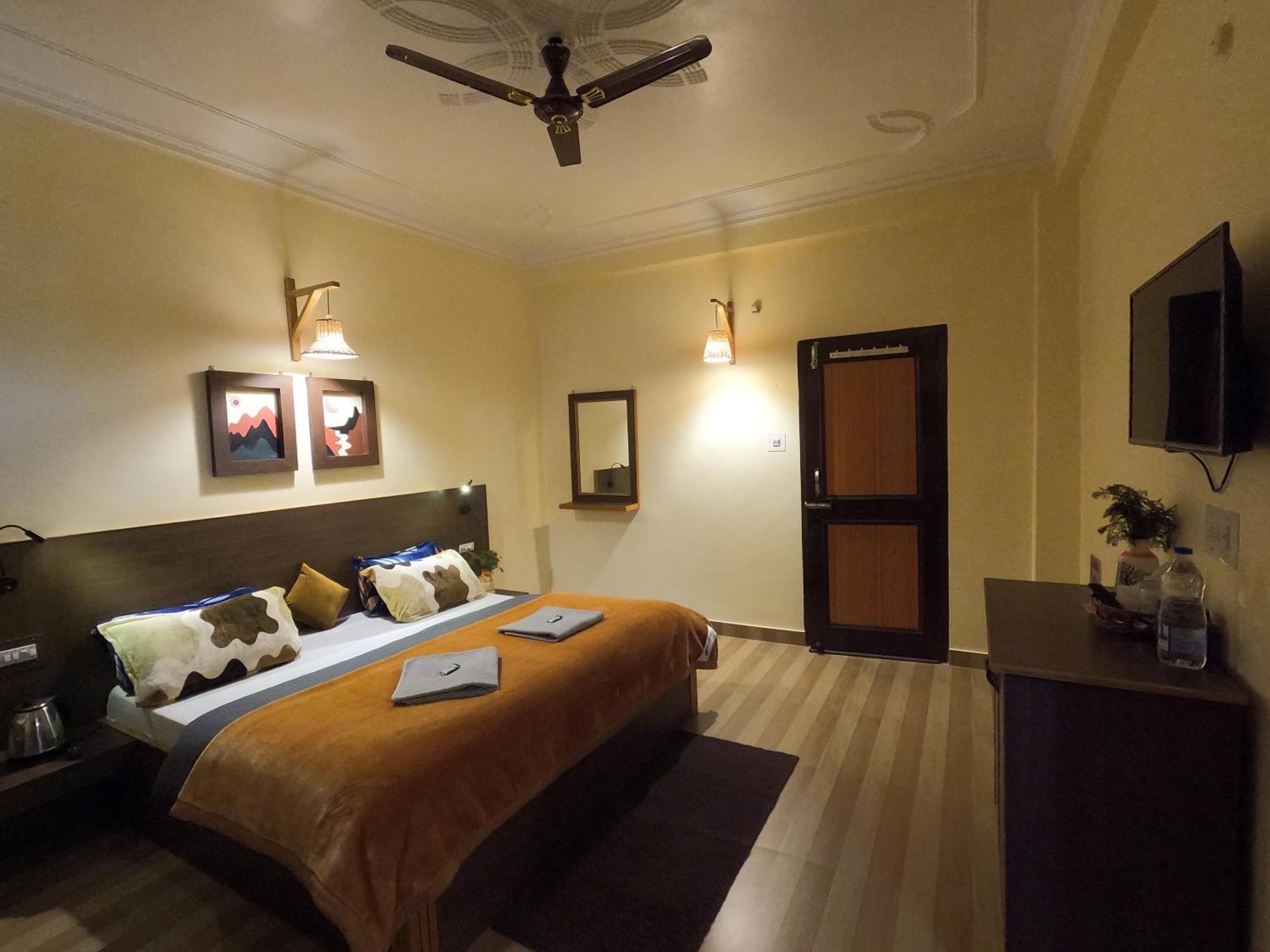 The Royal Orchard Kasol Hotel Екстериор снимка