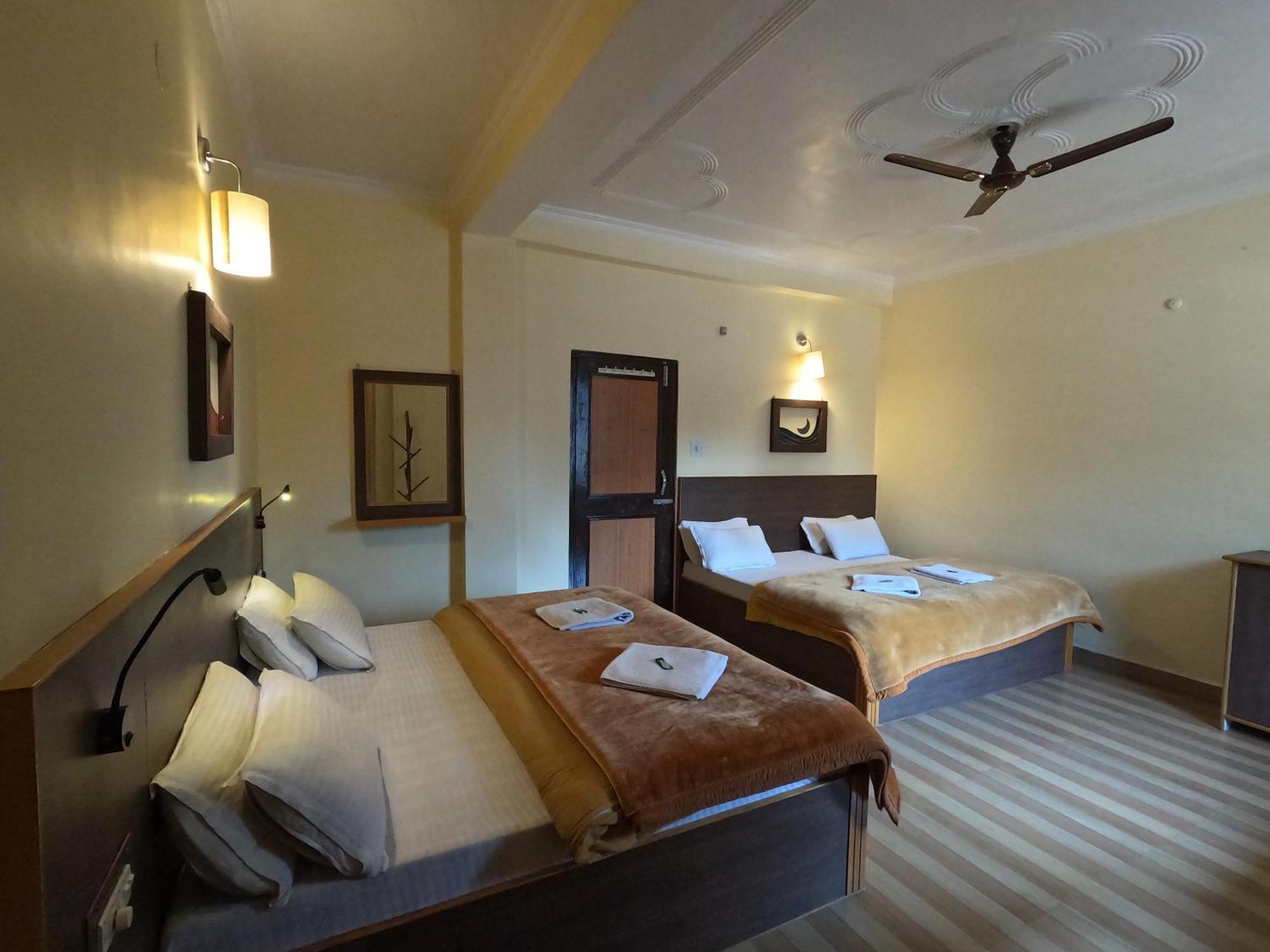 The Royal Orchard Kasol Hotel Екстериор снимка