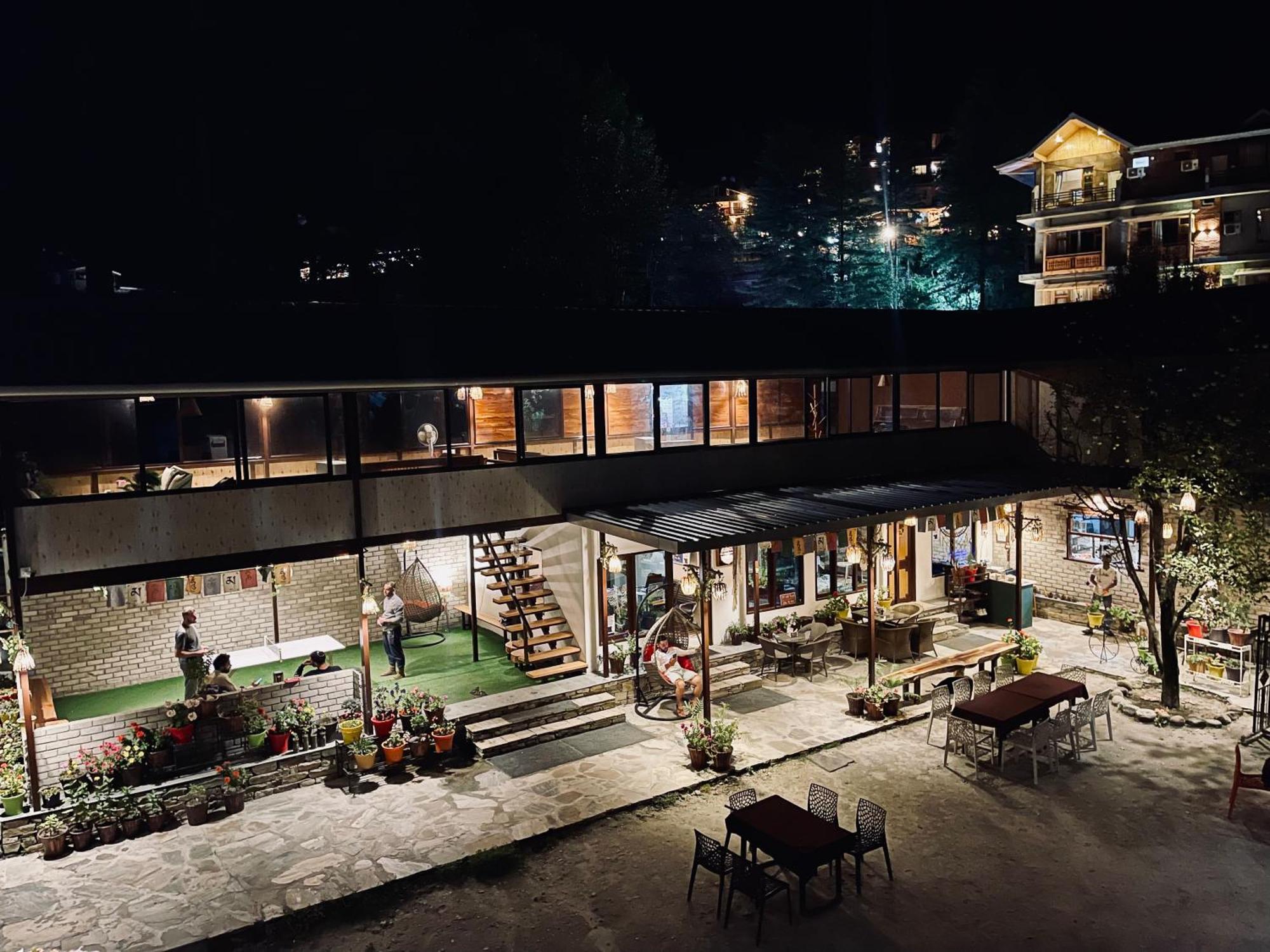 The Royal Orchard Kasol Hotel Екстериор снимка
