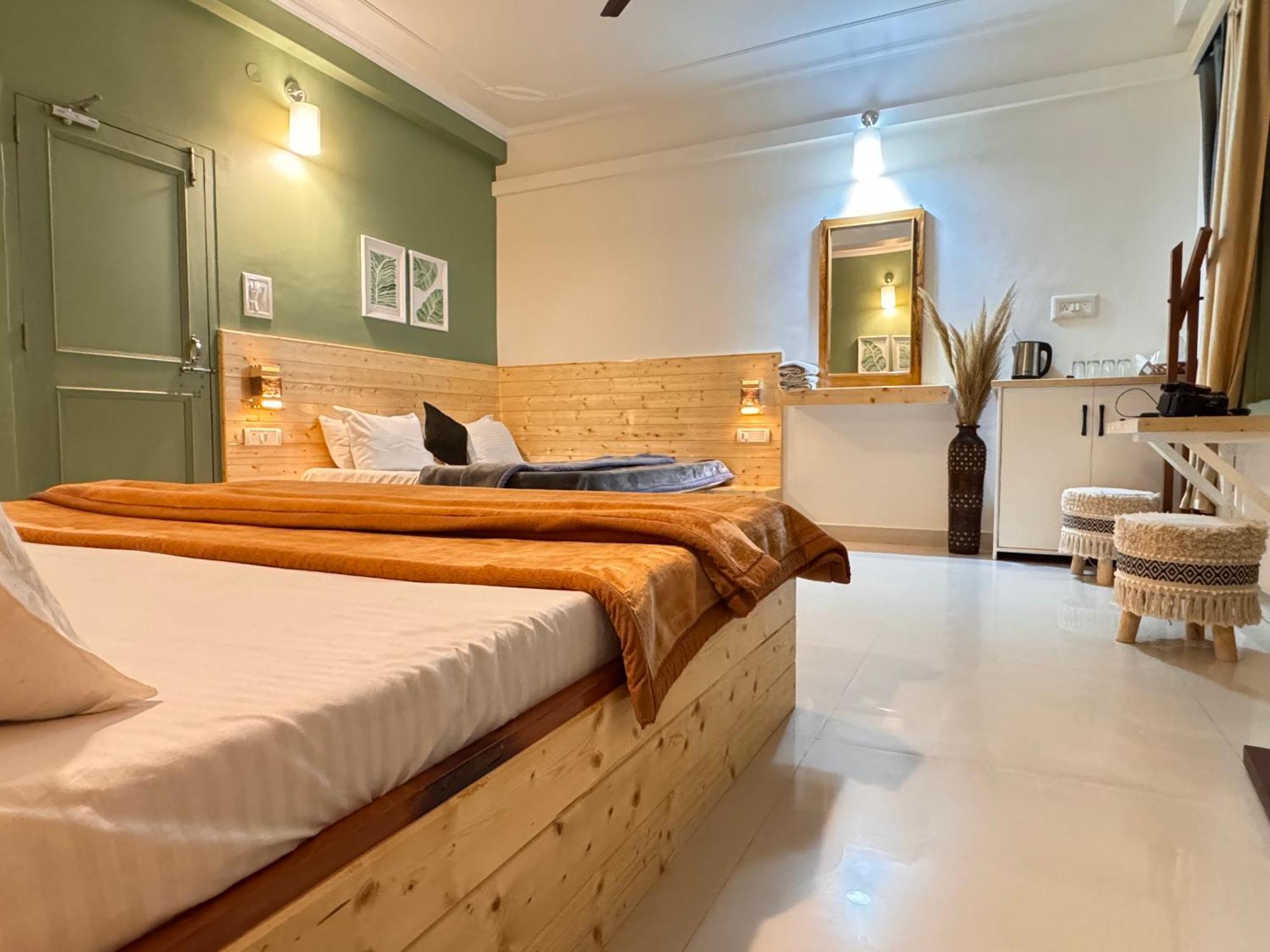 The Royal Orchard Kasol Hotel Екстериор снимка