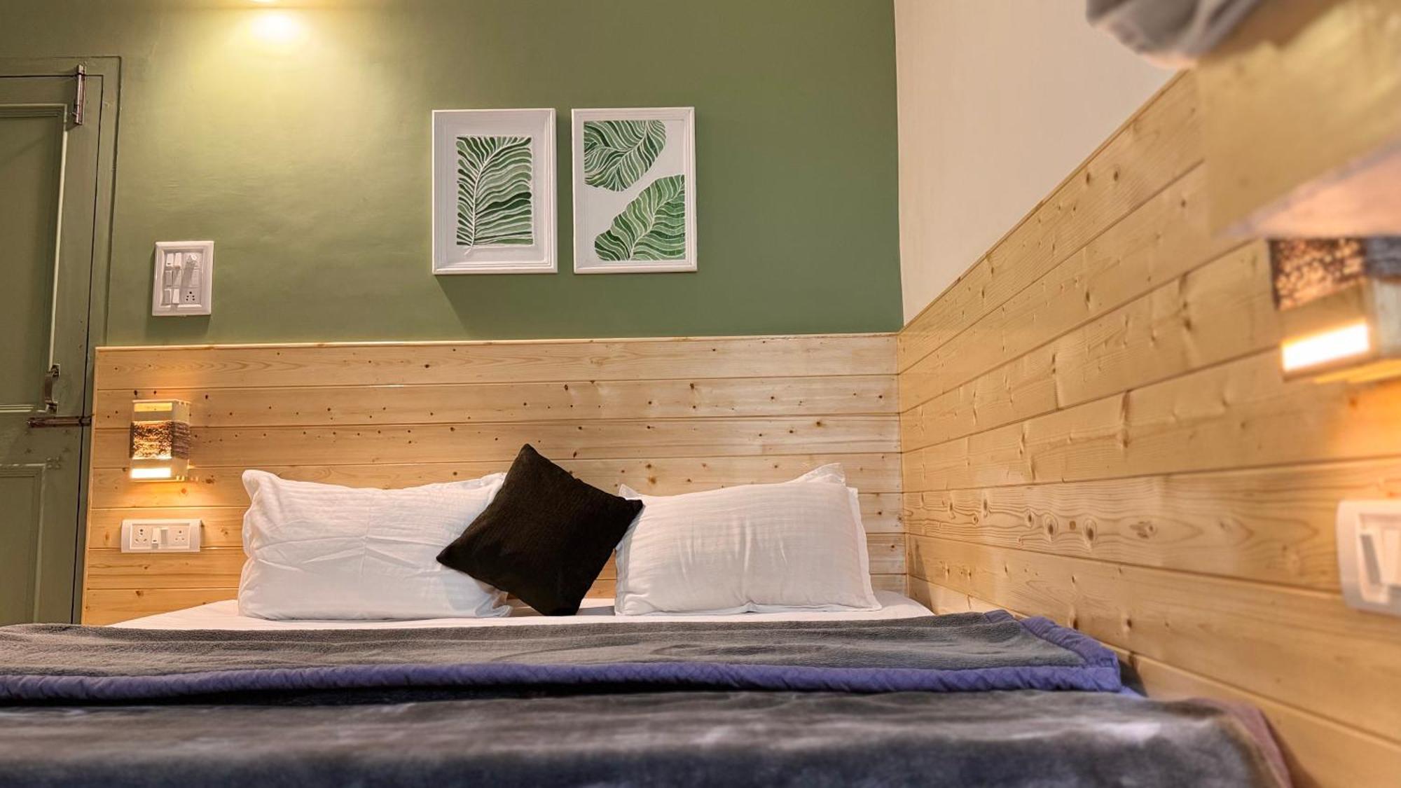 The Royal Orchard Kasol Hotel Екстериор снимка